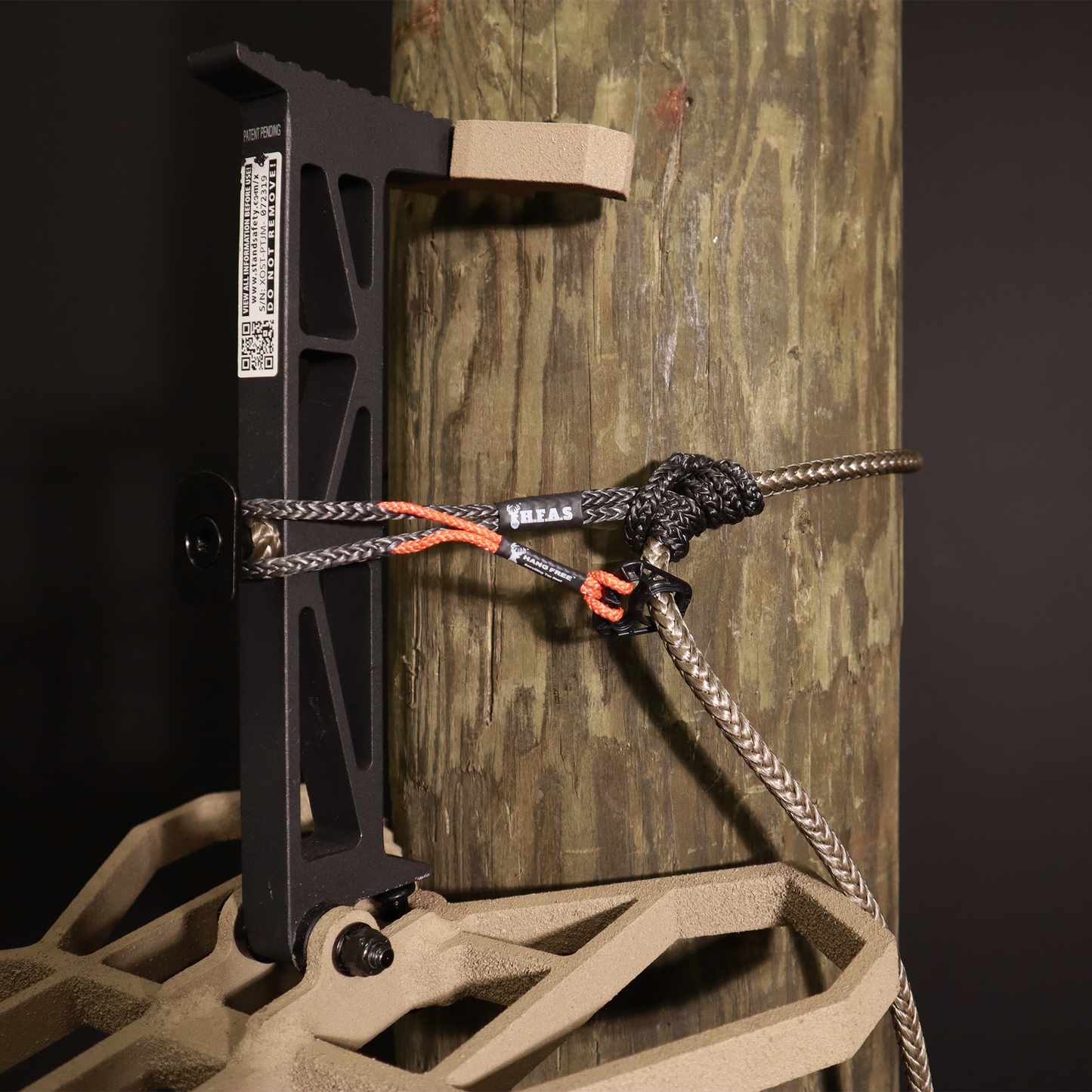 3/16 Full Bury Covert Hang Free® Attachment System Standard In Use
