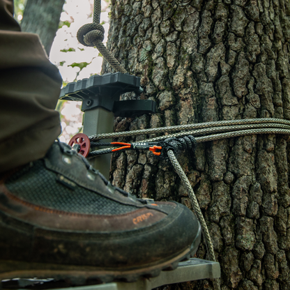 Covert 3/16 Full Bury Hang Free® Attachment System Truckers In Use On Tree.